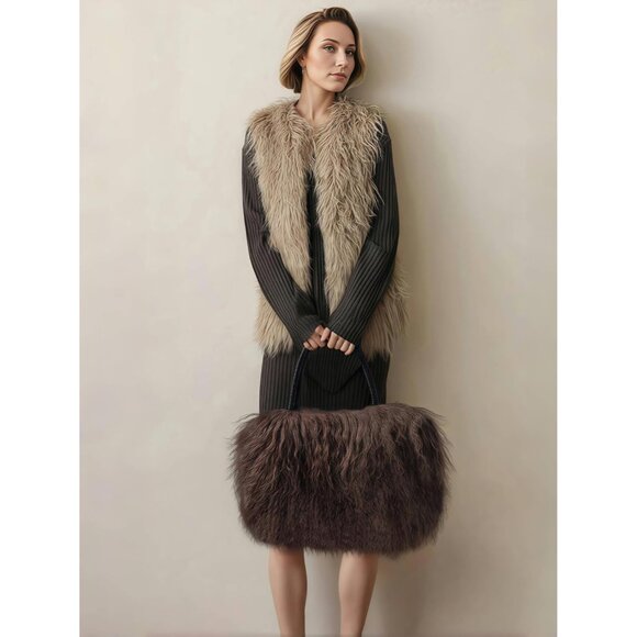 Luxury Mongolian Lamb Fur Handbag with Leather Handles – Chocolate Elegance - Picture 4 of 9
